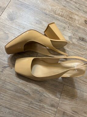 Marc Fisher Patent Slingback Block Heel Pumps in Beige